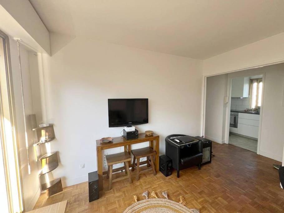 Entiry Apartment, Private Rooms In פריז מראה חיצוני תמונה